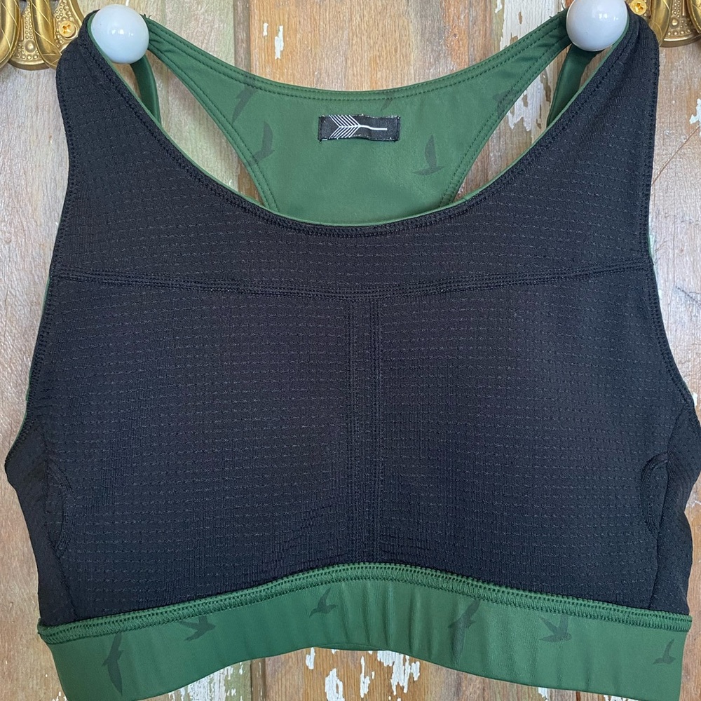 Oiselle ‘Pockito’ Moss Green Sports Bra Wings-Out🪽 - Picture 11 of 12